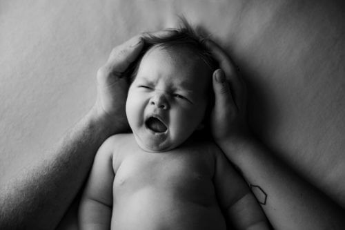 baby-and-dads-hands-Newborn-Photograhy-Brisbane-Lifetime-Stories-Photography