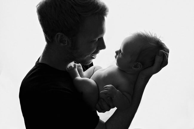 newborn-photography-baby-and-dad-Lifetime-Stories-Photography